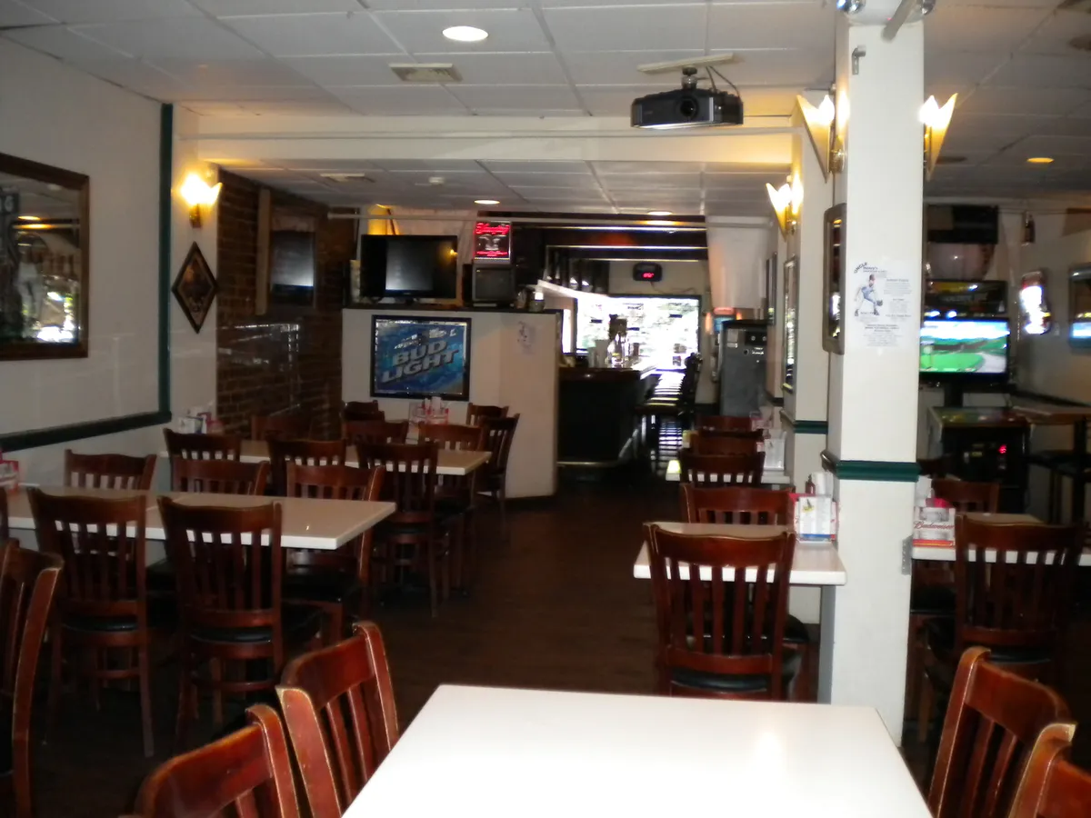 The main dining room at Uncle Henry's